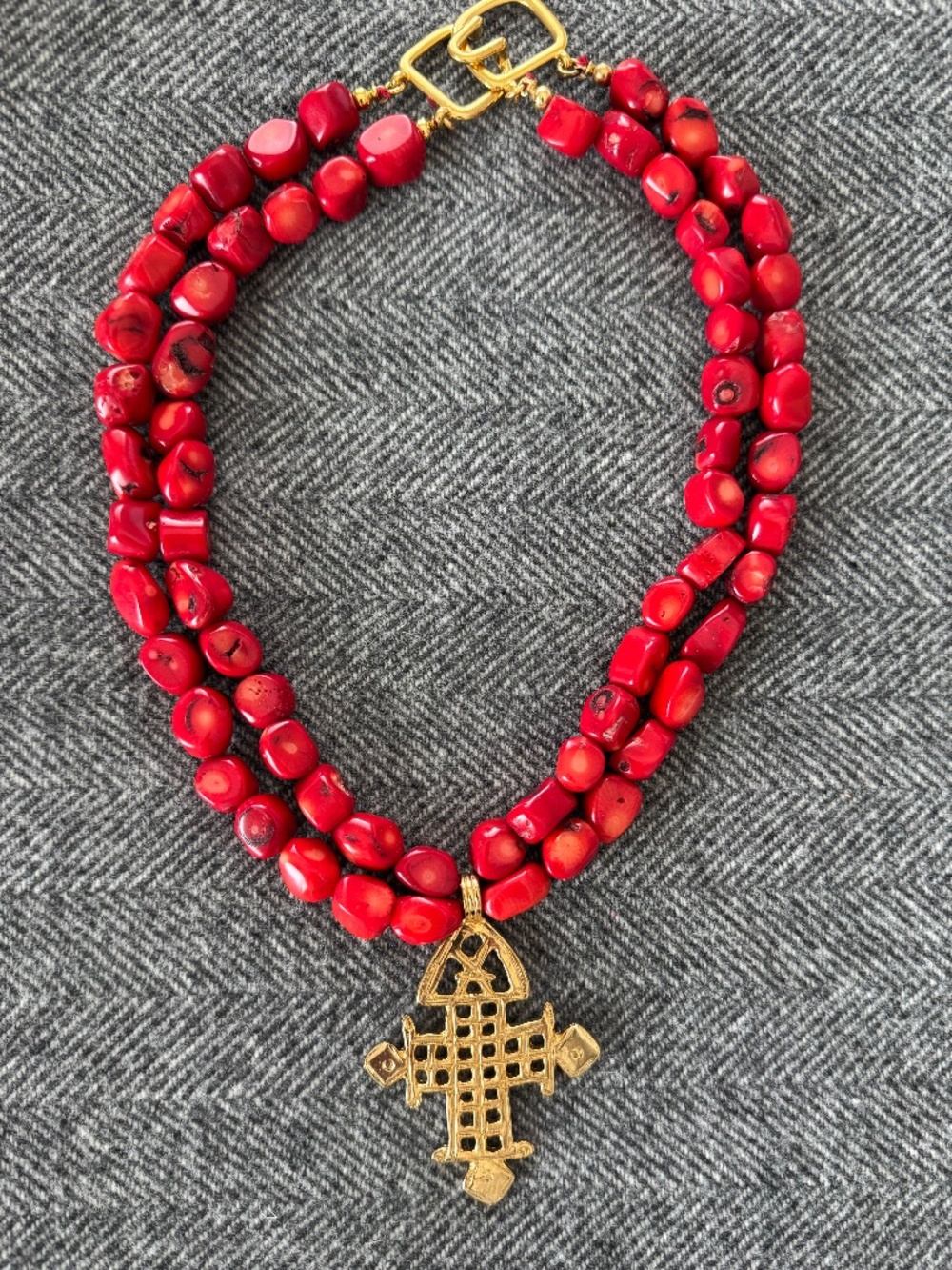 NEW FRANCES VALENTINE RED BEADED NECKLACE WITH DECORATIVE GOLD PLATED CROSS